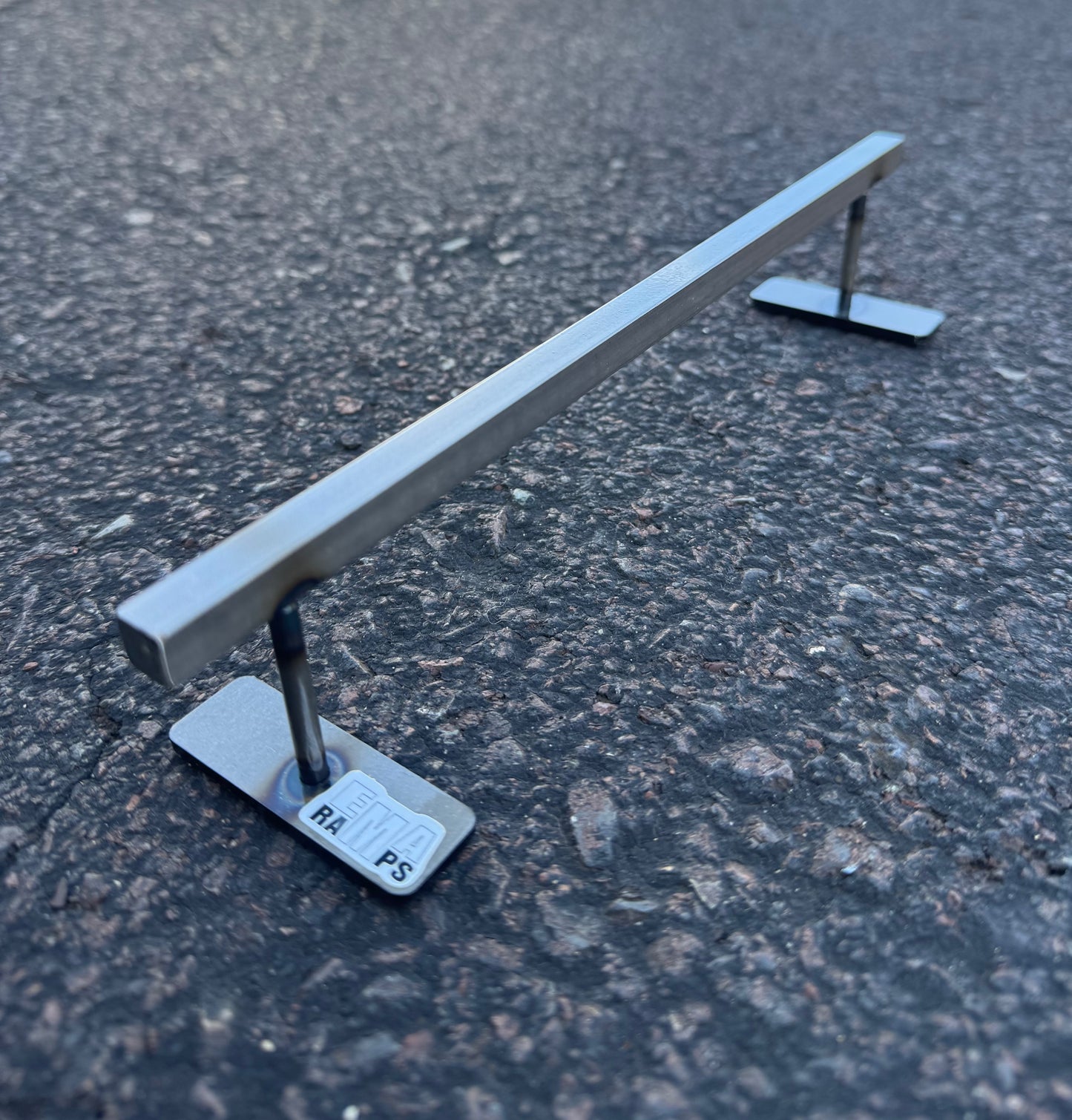 EMA Ramps Fingerboard 2” High Grind Rail