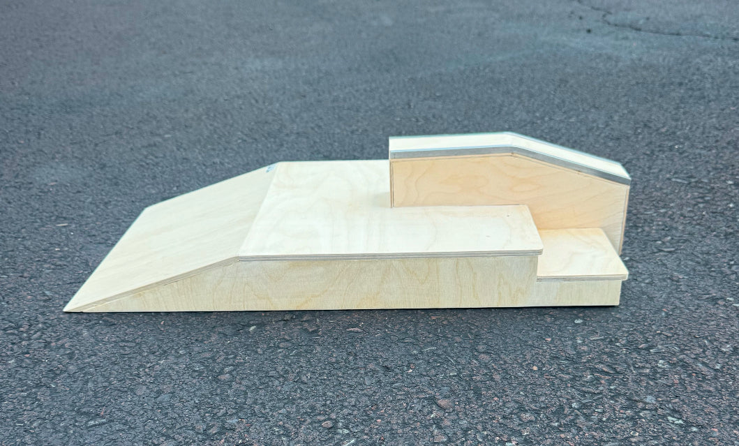 EMA Ramps Fingerboard 2 Step Hubba