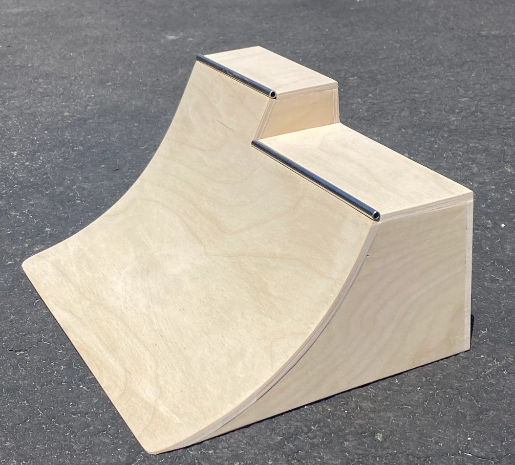 EMA Ramps Fingerboard 2 Tier Quarter Pipe
