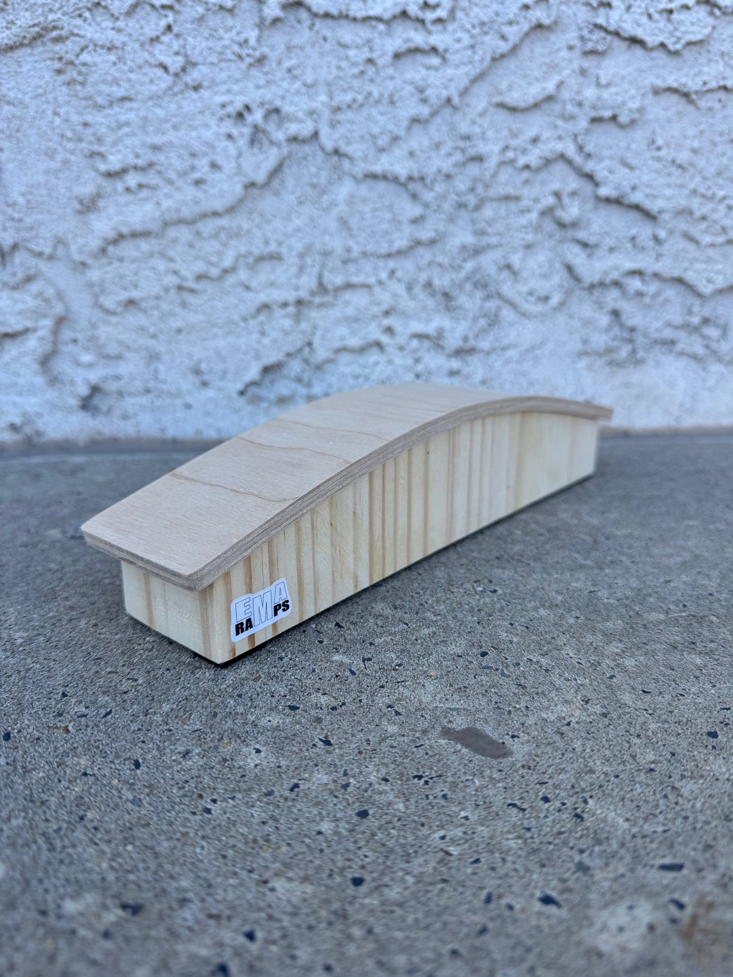 EMA Ramps Fingerboard Arch Grind Box